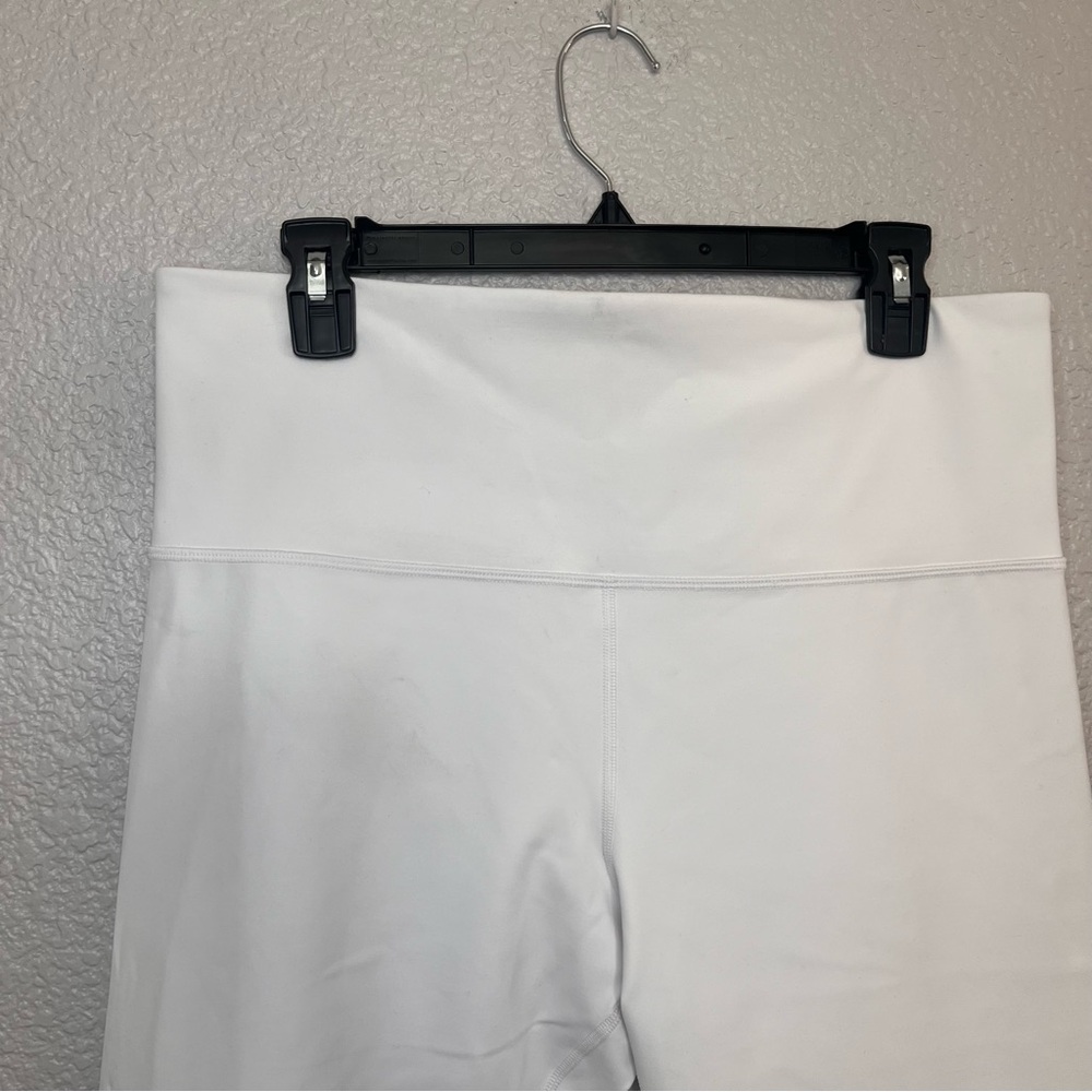 Athleta Elation Capri White Size 1X Cropped Leggings 17” Inseam - Picture 2 of 11